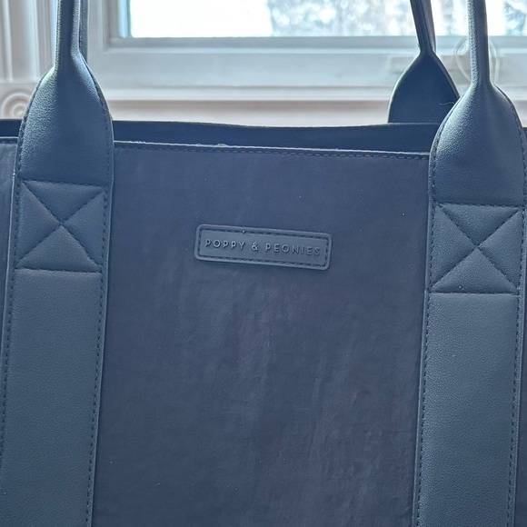 Poppy & Peonies Daily Tote - Picture 2 of 9